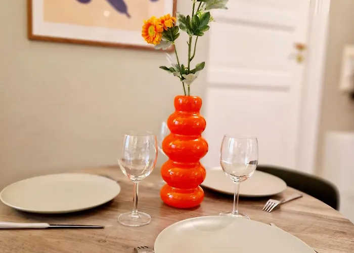 Torgalmenningen Town Square, Yet Quiet, Elevator In Building Apartmán