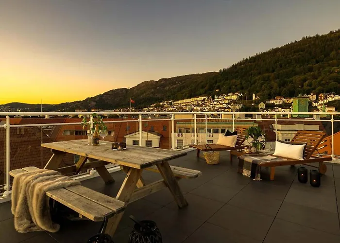 Torgalmenningen Town Square, Yet Quiet, Elevator In Building Apartmán Bergen