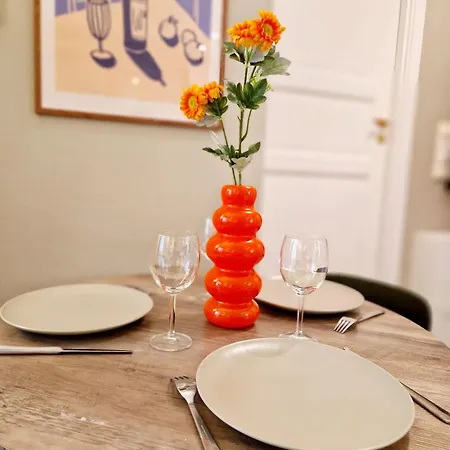 Torgalmenningen Town Square, Yet Quiet, Elevator In Building Lägenhet