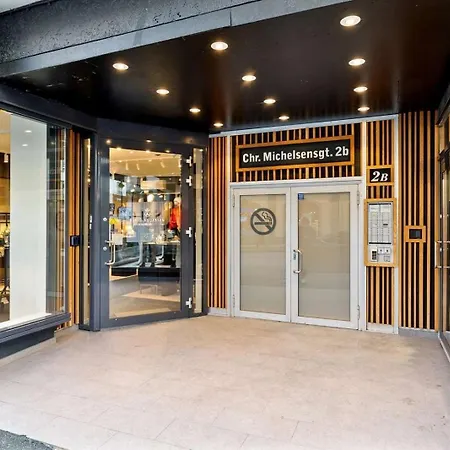 Torgalmenningen Town Square, Yet Quiet, Elevator In Building Apartament Bergen