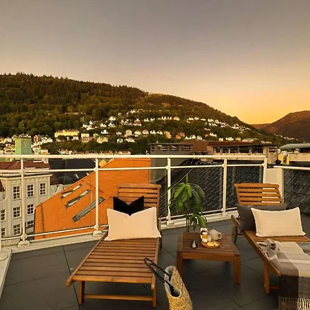 Torgalmenningen Town Square, Yet Quiet, Elevator In Building Apartament Bergen