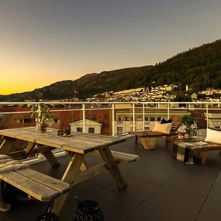 Torgalmenningen Town Square, Yet Quiet, Elevator In Building Apartament Bergen