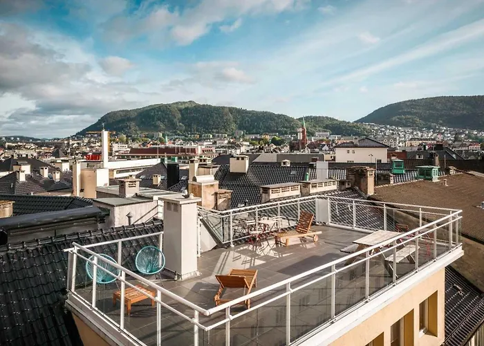 Torgalmenningen Town Square, Yet Quiet, Elevator In Building * Μπέργκεν