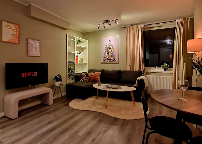 Torgalmenningen Town Square, Yet Quiet, Elevator In Building * Μπέργκεν