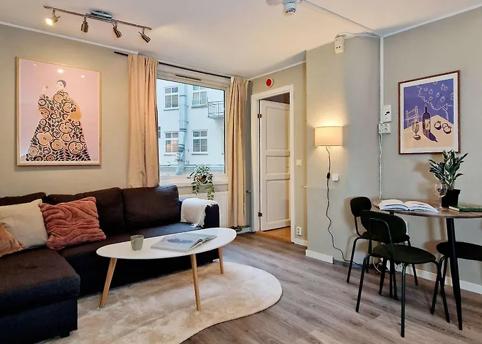 Torgalmenningen Town Square, Yet Quiet, Elevator In Building Διαμέρισμα