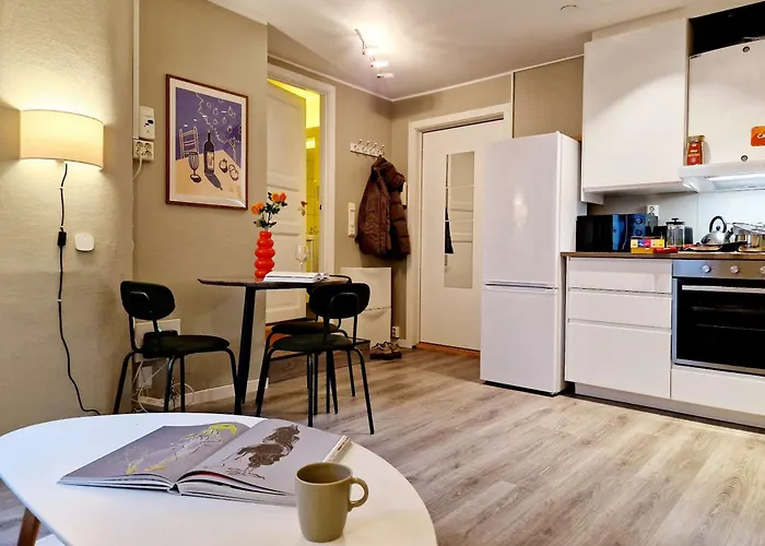 Torgalmenningen Town Square, Yet Quiet, Elevator In Building * Μπέργκεν