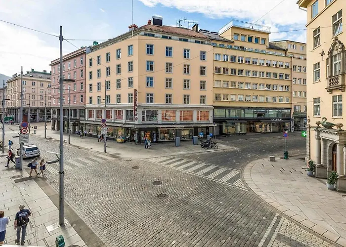 Torgalmenningen Town Square, Yet Quiet, Elevator In Building Διαμέρισμα Μπέργκεν