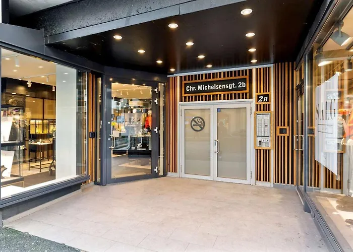 Torgalmenningen Town Square, Yet Quiet, Elevator In Building Lägenhet Bergen