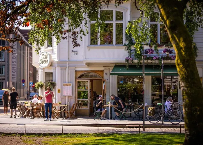 Torgalmenningen Town Square, Yet Quiet, Elevator In Building Берген