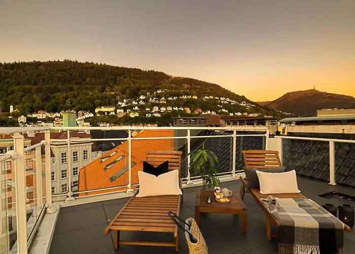 Torgalmenningen Town Square, Yet Quiet, Elevator In Building Апартаменты Берген